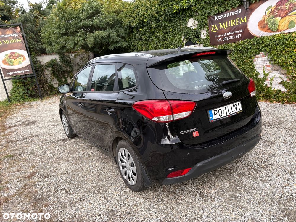 Kia Carens - 16
