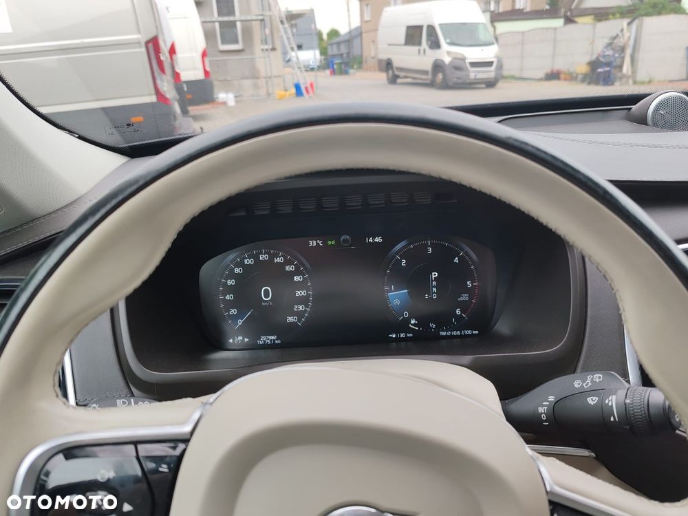 Volvo XC 90 - 5