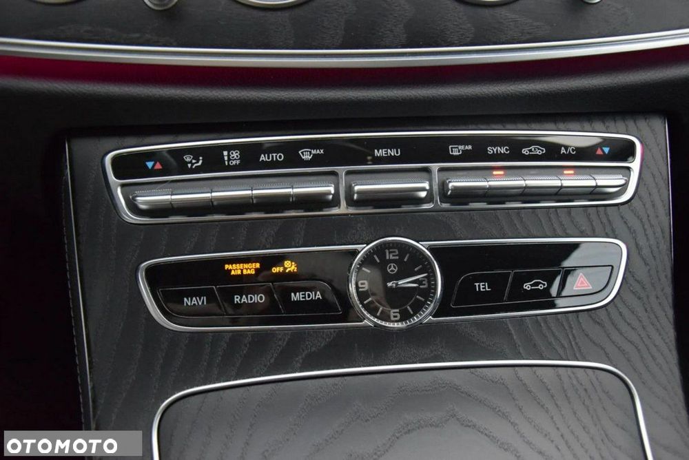 Mercedes-Benz Klasa E 200 d T 9G-TRONIC AMG Line - 26