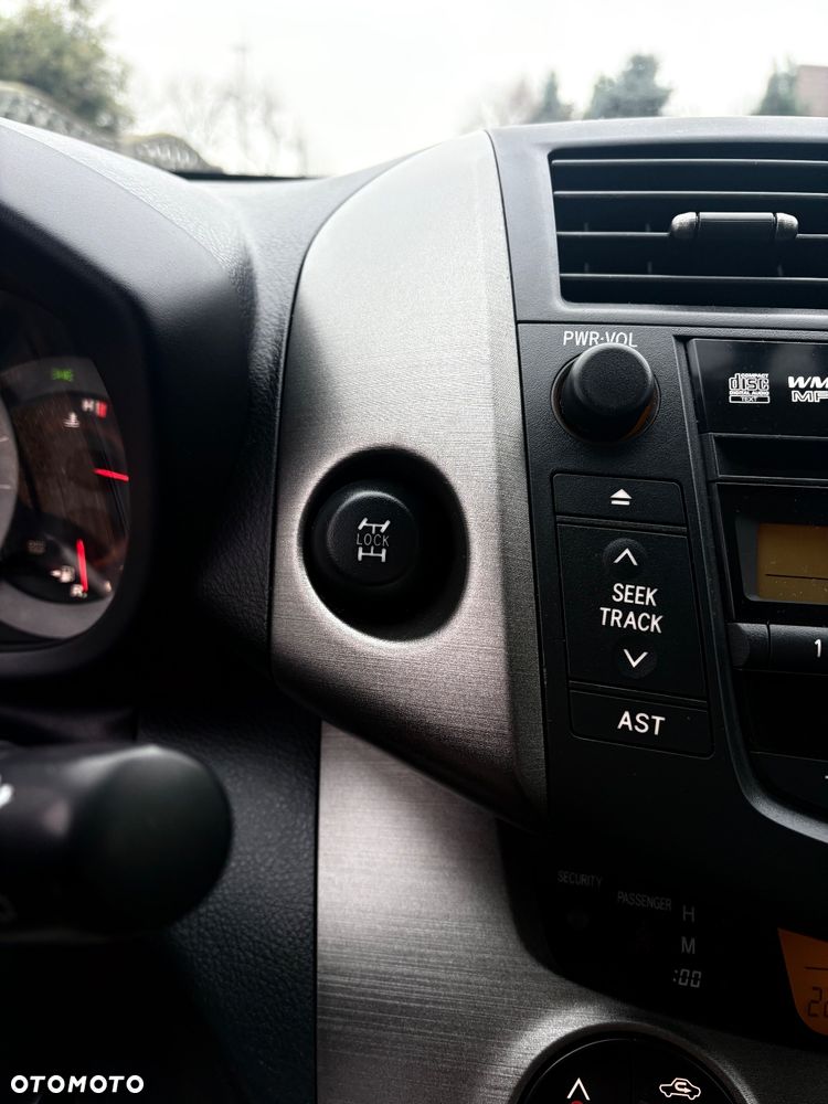 Toyota RAV4 2.2 D-4D Prestige - 13