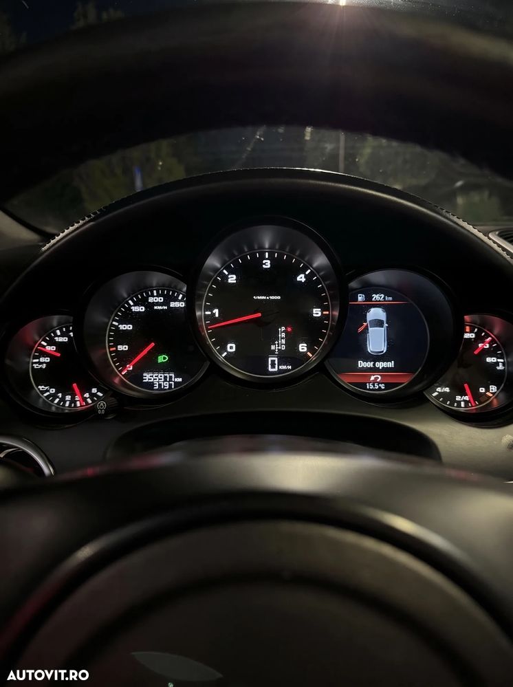 Porsche Cayenne 3.0 L V6 - 7