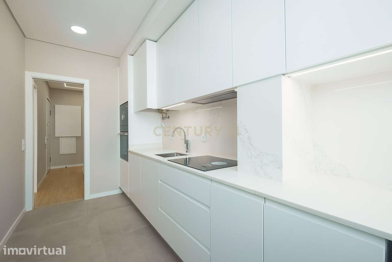 Apartamento T3 Totalmente Renovado | Estoril | Junto aos Salesianos - Grande imagem: 3/22