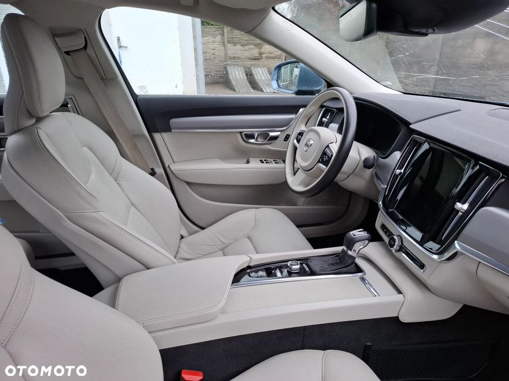Volvo S90 D4 Momentum - 29