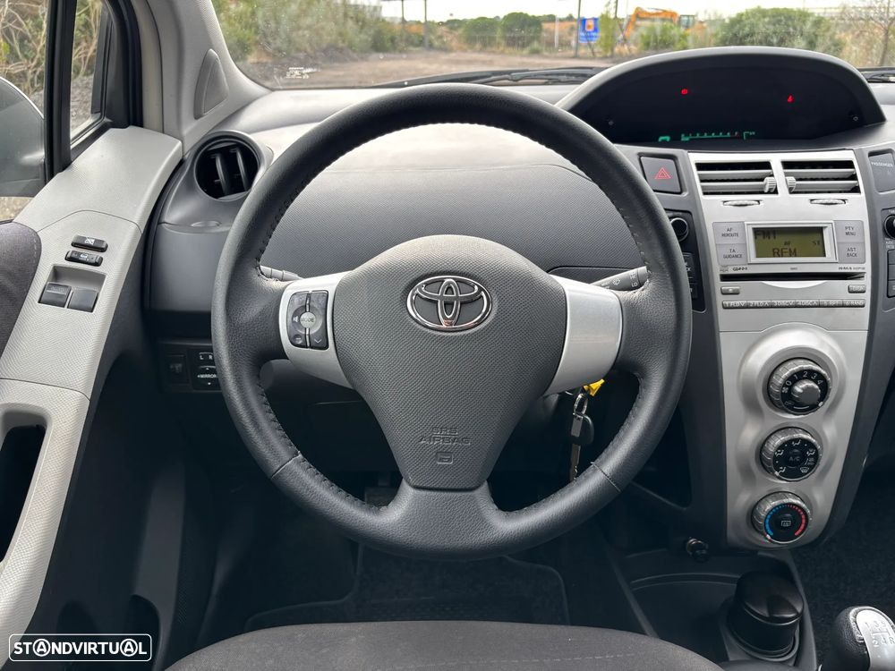 Toyota Yaris 1.0 VVT-i AC - 13