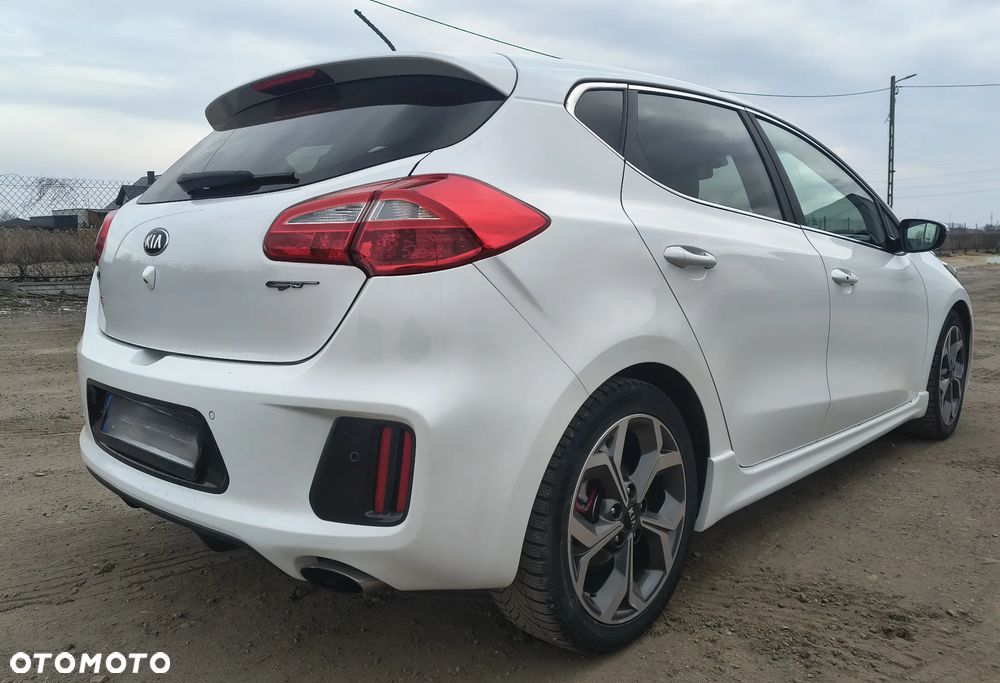 Kia Ceed - 4