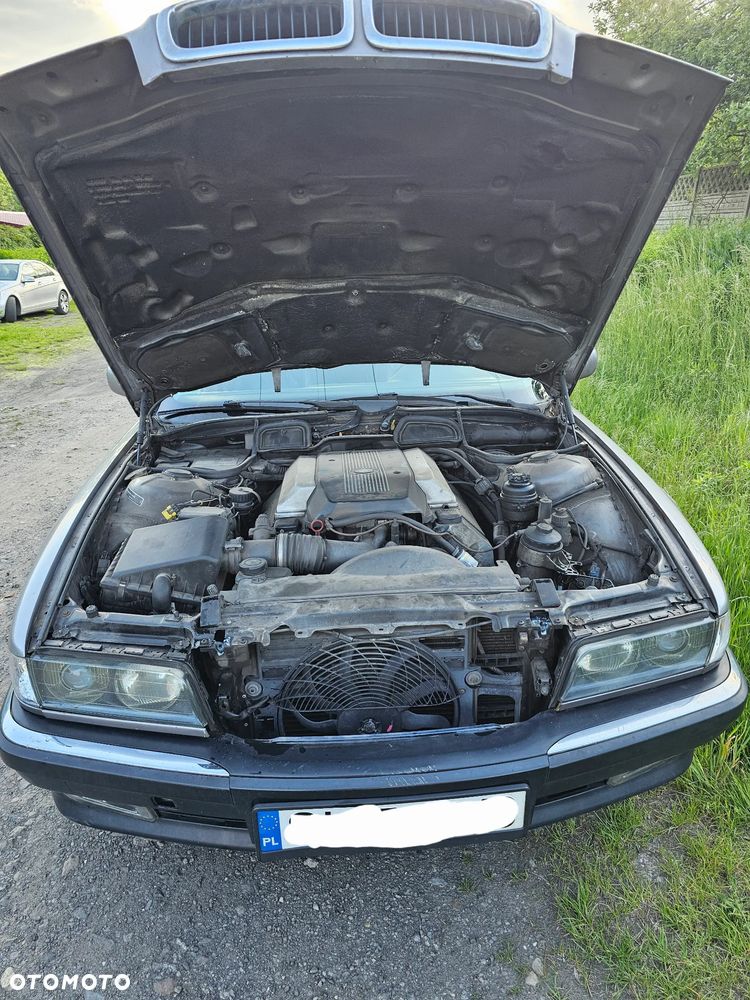 BMW Seria 7 - 12