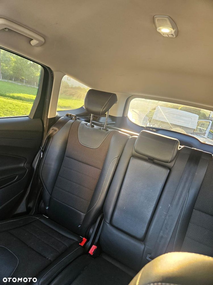 Ford Kuga 2.0 TDCi 4x4 Titanium - 12