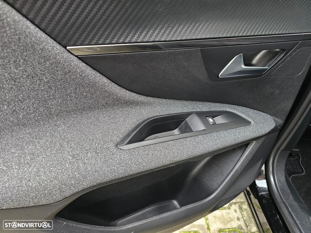 Peugeot 3008 1.5 BlueHDi Allure Pack EAT8 - 16