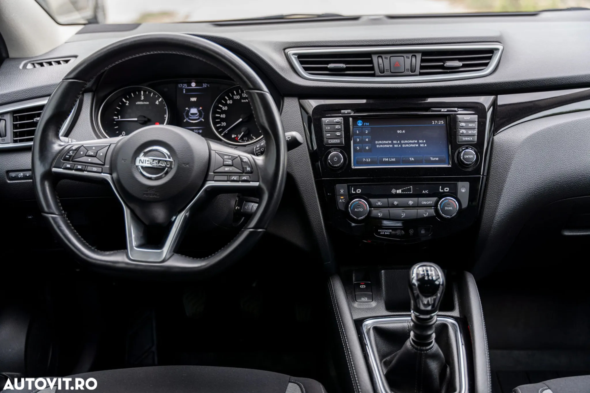 Nissan Qashqai 1.5 DCI Start/Stop N-Connecta - 13