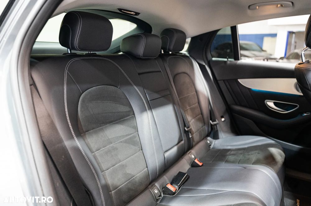 Mercedes-Benz GLC Coupe 250 d 4Matic 9G-TRONIC AMG Line - 29