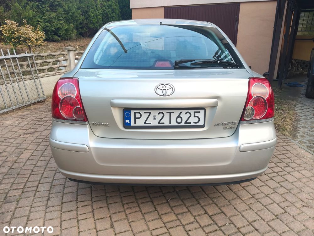 Toyota Avensis 2.0 D-4D Sol - 6