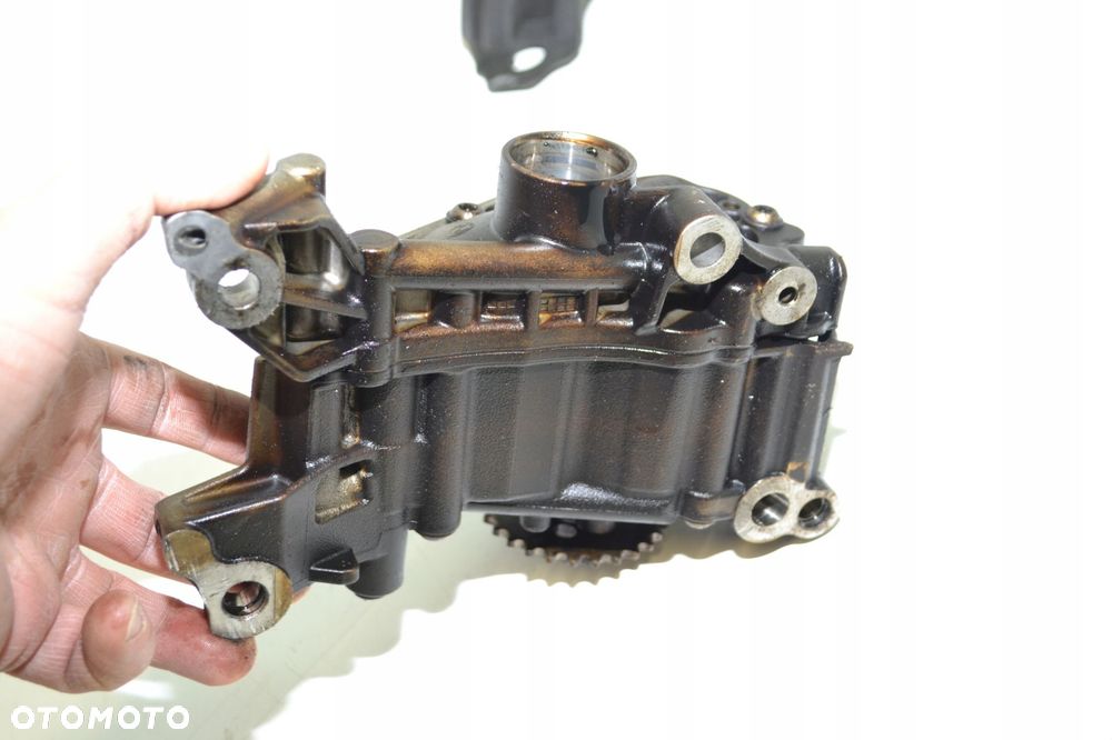 Pompa oleju BMW 5 E60 E61 7519870 - 5