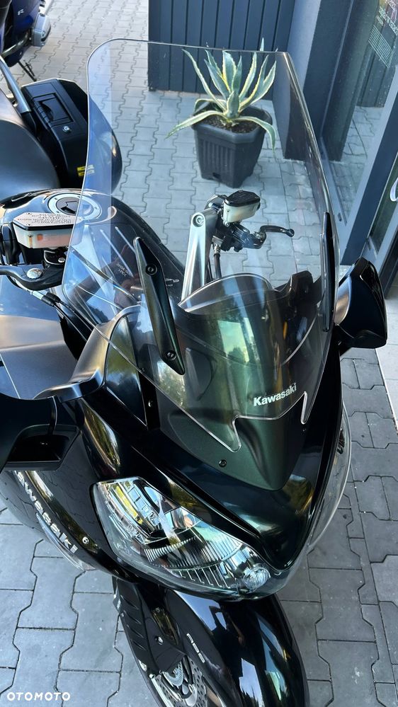 Kawasaki GTR - 17