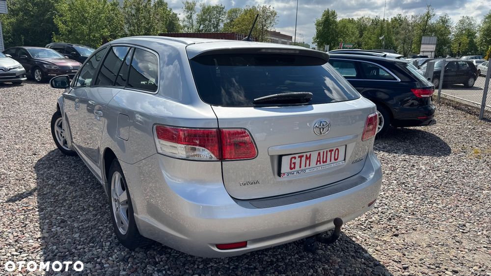 Toyota Avensis 1.8 Sol NAVI - 10