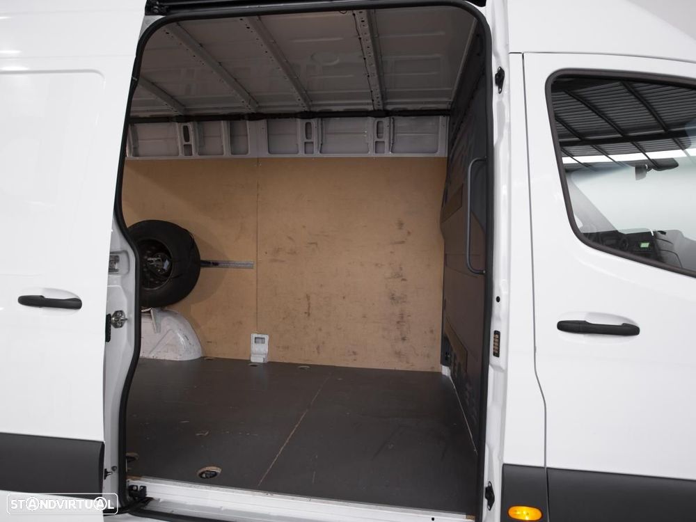 Mercedes-Benz E-SPRINTER - 6