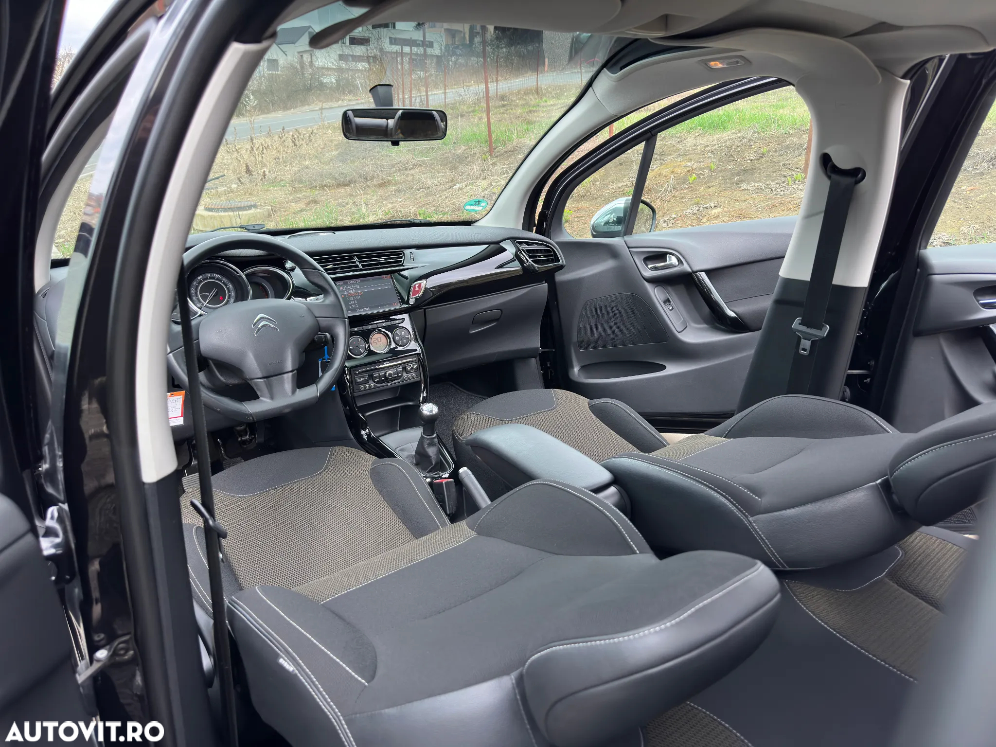 Citroën C3 e-HDi 90 FAP Exclusive - 17
