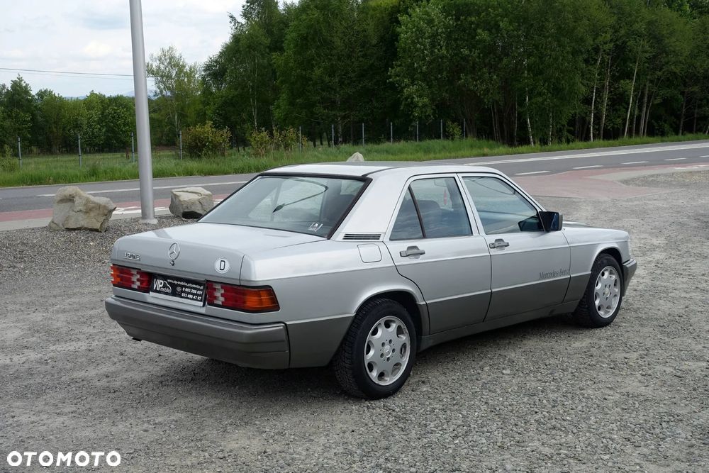 Mercedes-Benz W201 (190) - 5