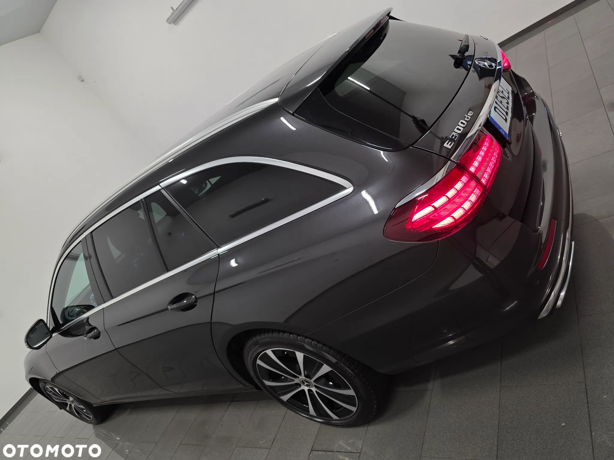 Mercedes-Benz Klasa E 300 de 9G-TRONIC Exclusive - 35