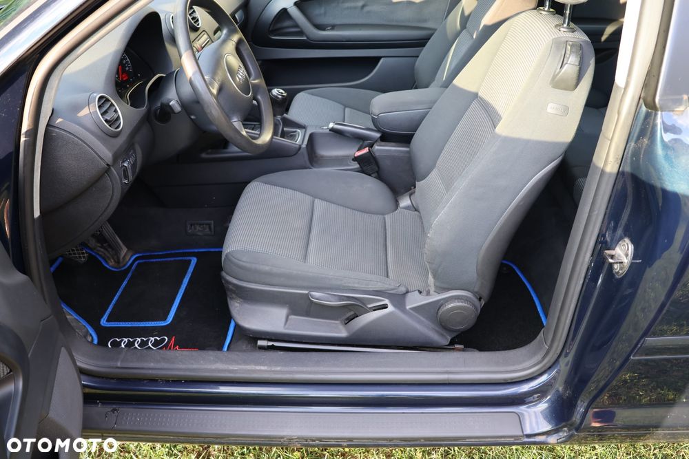 Audi A3 3-drzwiowe 1.6 Attraction - 18