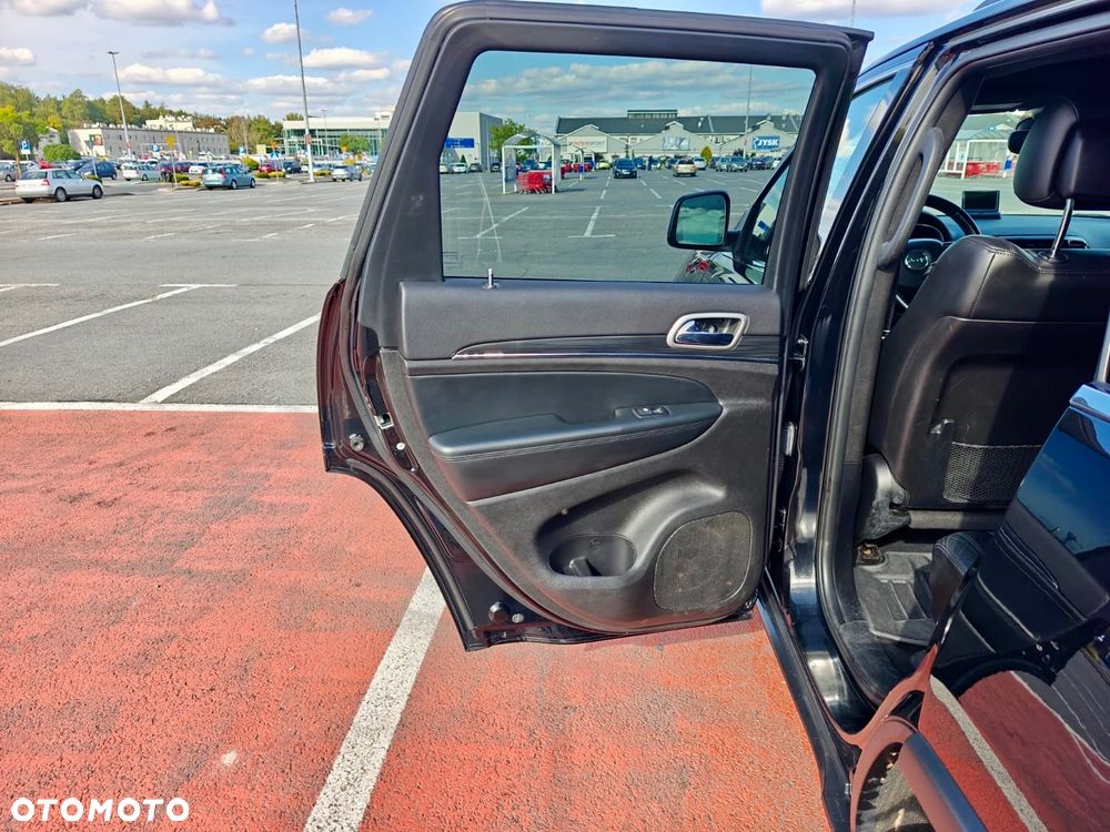Jeep Grand Cherokee - 19