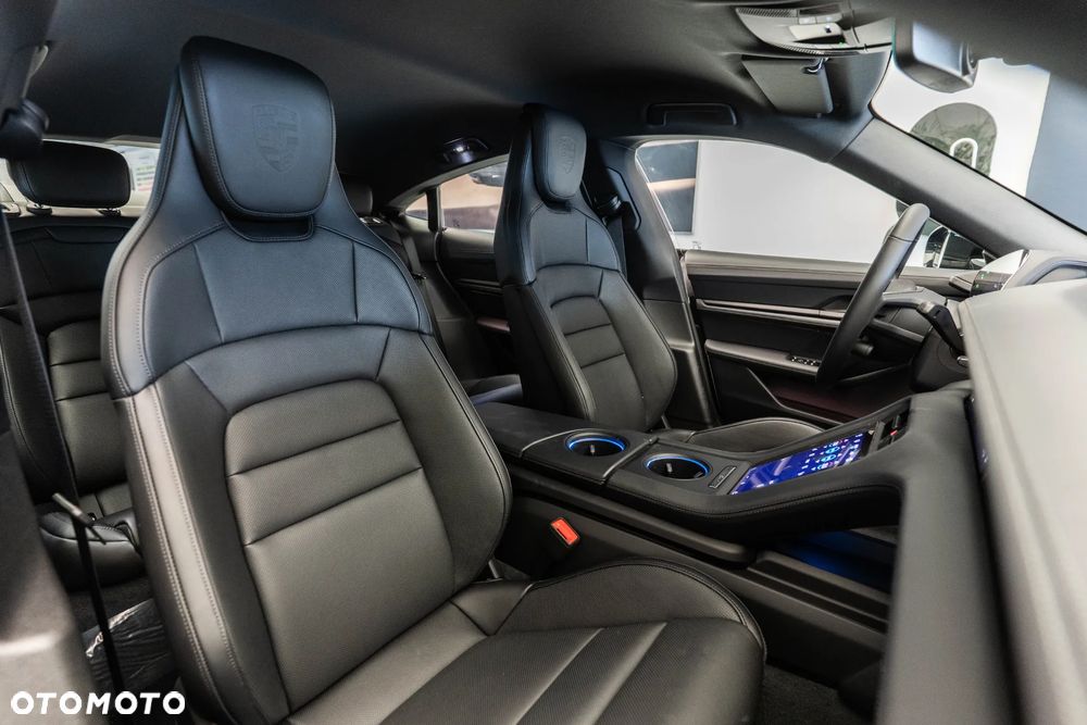 Porsche Taycan 105kWh Black Edition - 14
