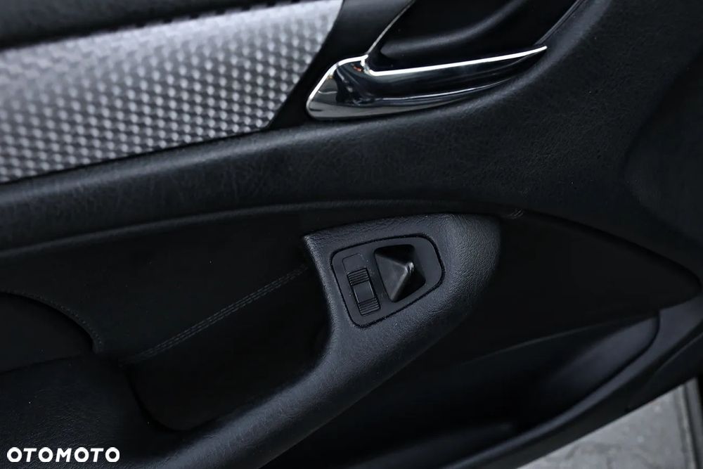 BMW Seria 3 - 33