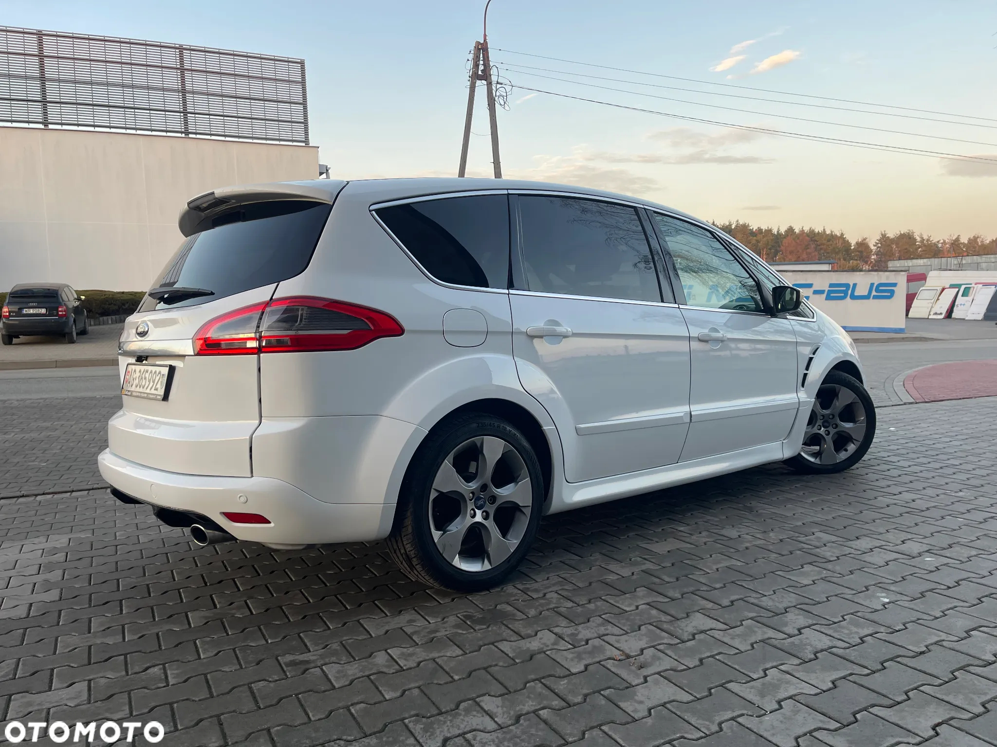 Ford S-Max - 10