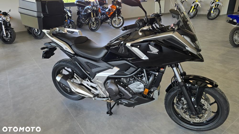 Honda NC - 25