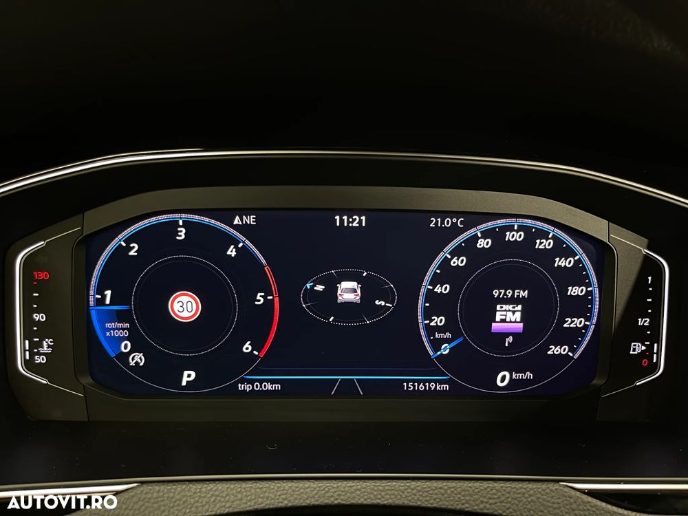 Volkswagen Passat 2.0 TDI DSG Highline - 28
