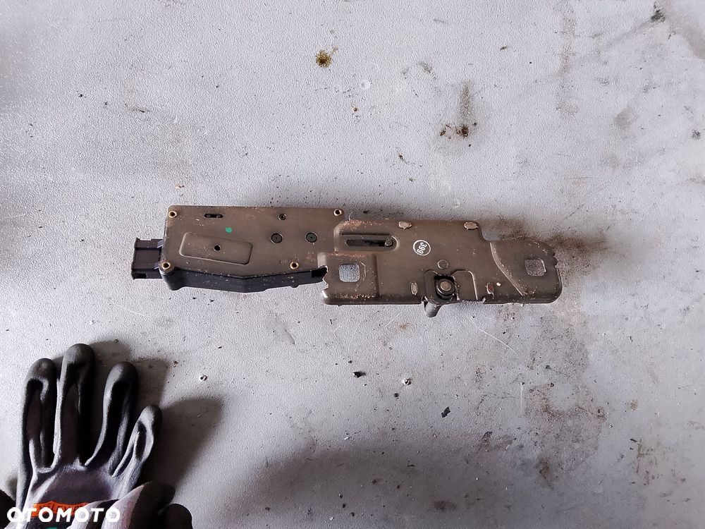 zamek dociąg klapy bagażnika audi q5 8r 4f9827383d - 3