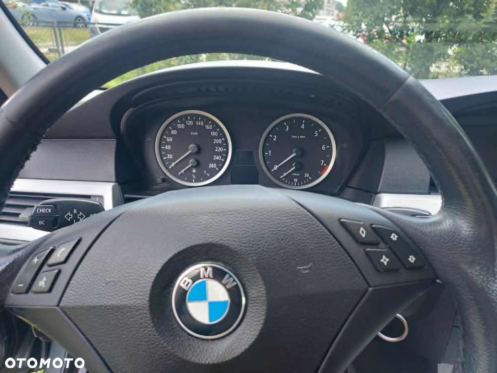 BMW Seria 5 525i - 13