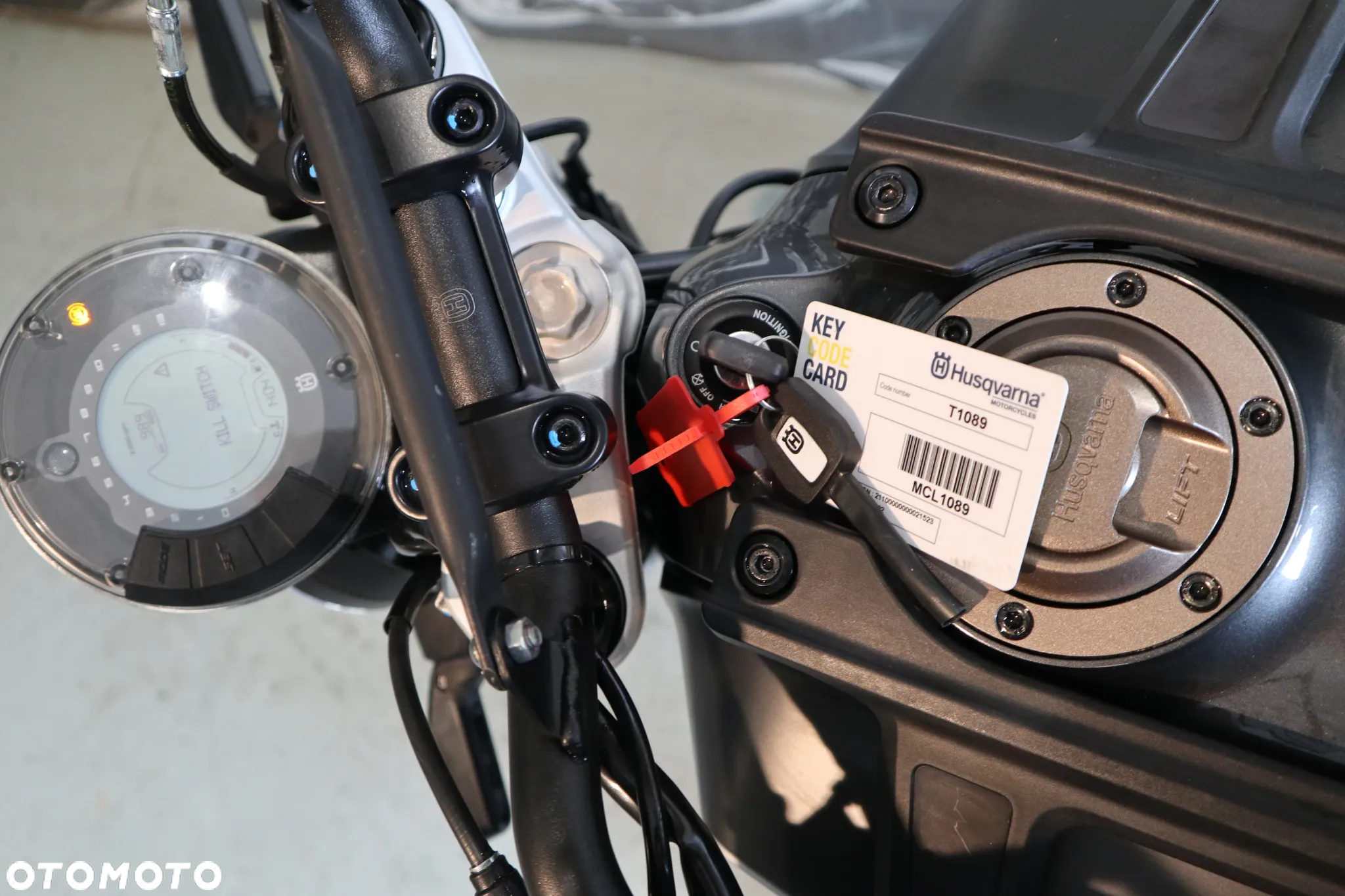 Husqvarna Svartpilen - 6