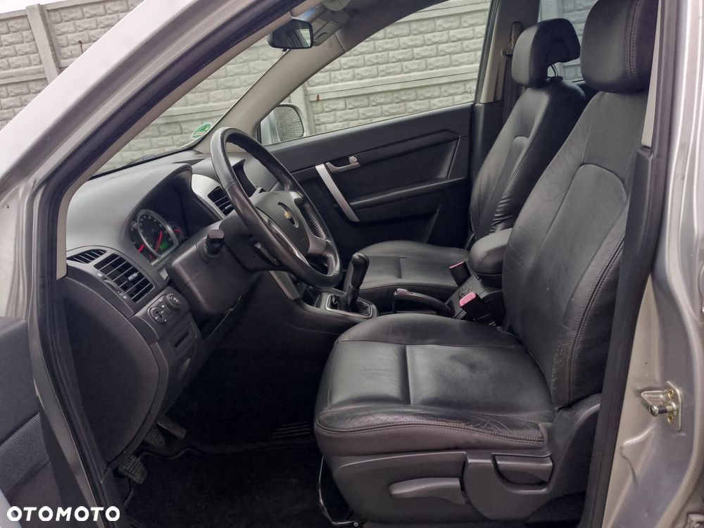 Chevrolet Captiva 2.4 LS - 12