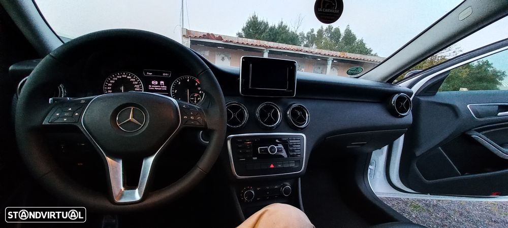 Mercedes-Benz A 160 CDI AMG Line - 24