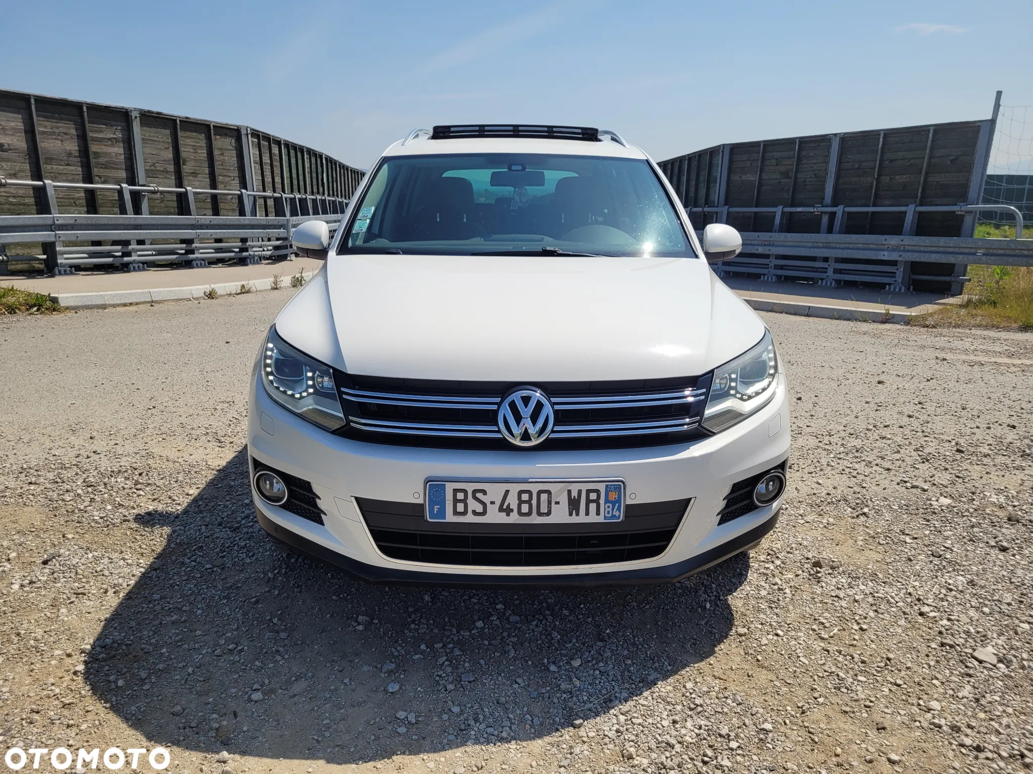 Volkswagen Tiguan 2.0 TDI DPF BlueMotion Technology Exclusive - 15