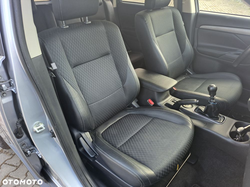 Mitsubishi Outlander 2.2 DI-D 4WD Diamant Edition - 18