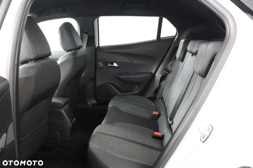 Peugeot 2008 PureTech mHEV Allure e-DCS6 - 10