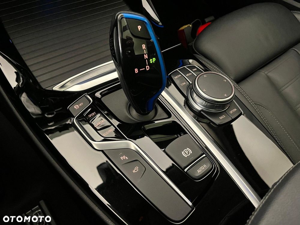 BMW iX3 80kWh Impressive - 31