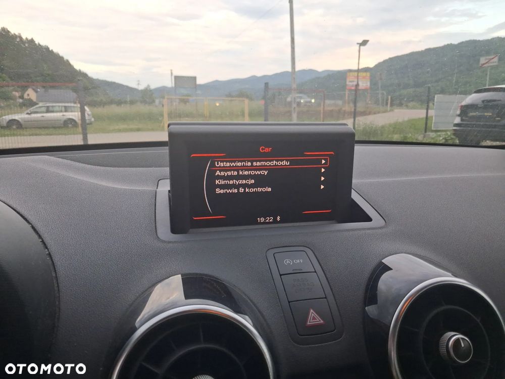 Audi A1 3-drzwiowe 1.6 TDI S line Sportpaket - 15