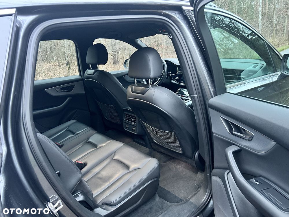 Audi Q7 - 32