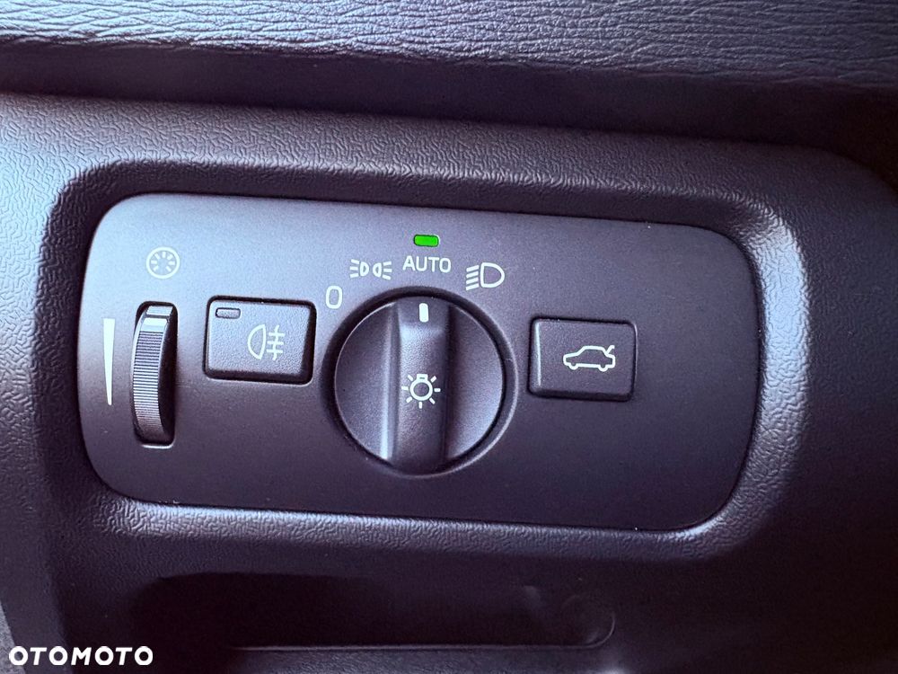 Volvo V40 D2 Geartronic Inscription - 20