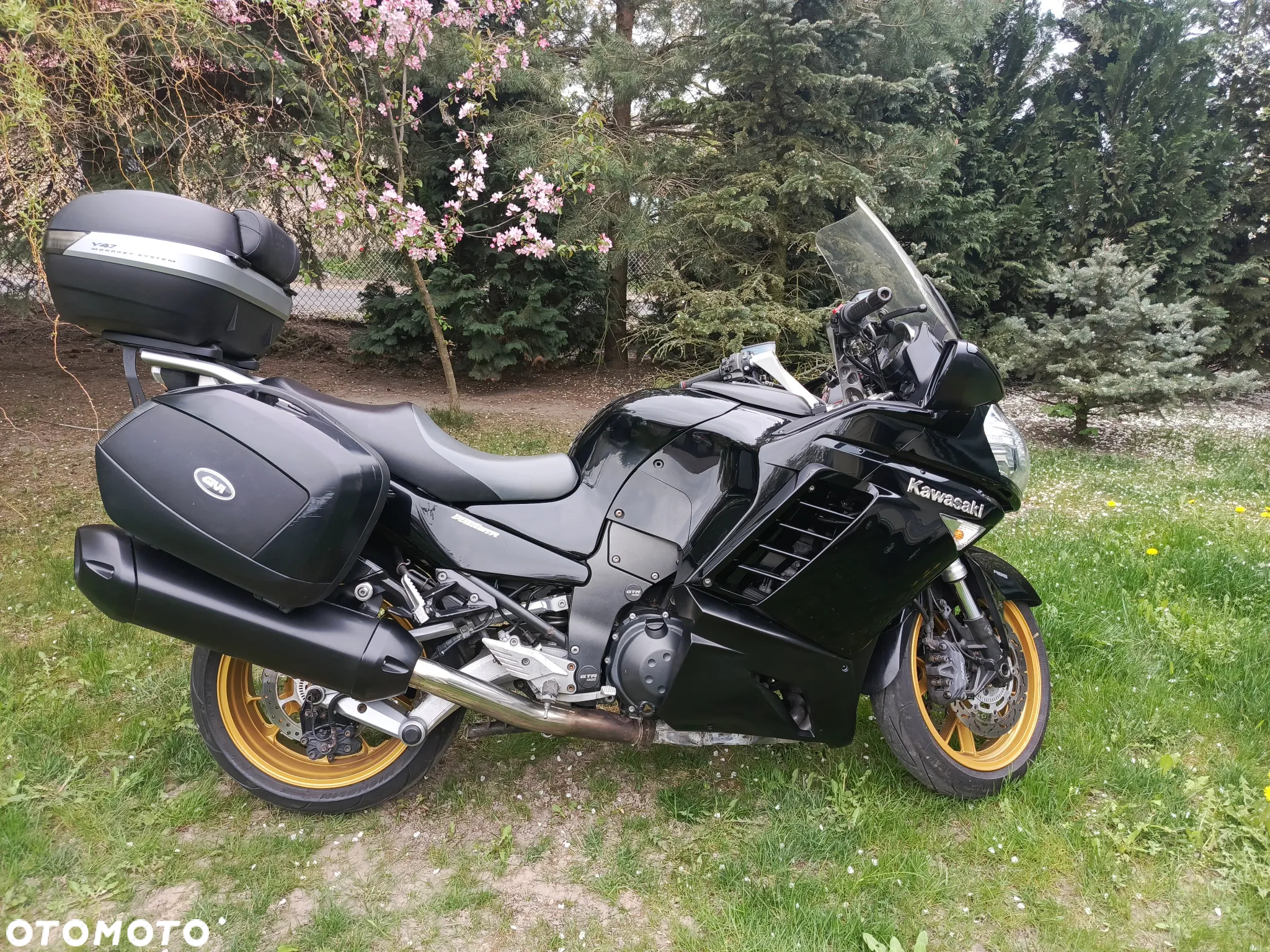 Kawasaki GTR - 3