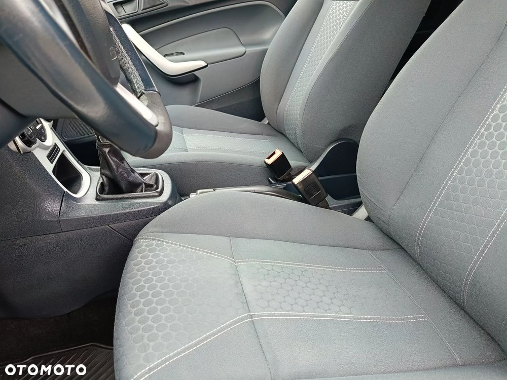 Ford Fiesta - 21