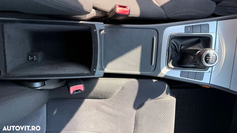 Volkswagen Passat 2.0 TDI Comfortline DPF - 32