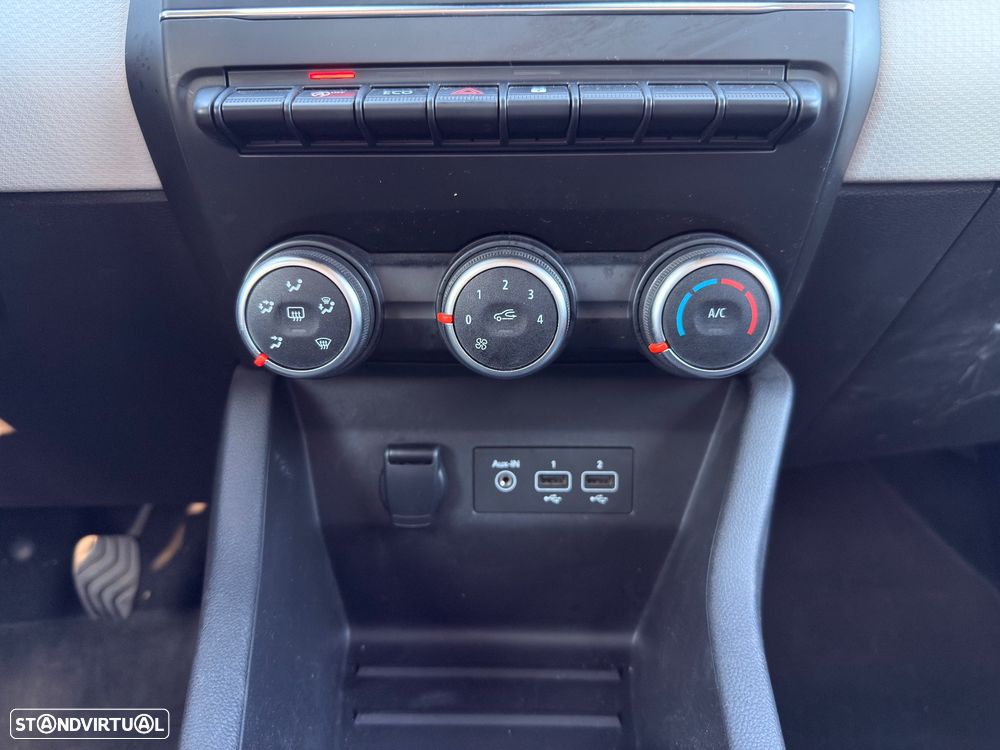 Renault Clio - 19