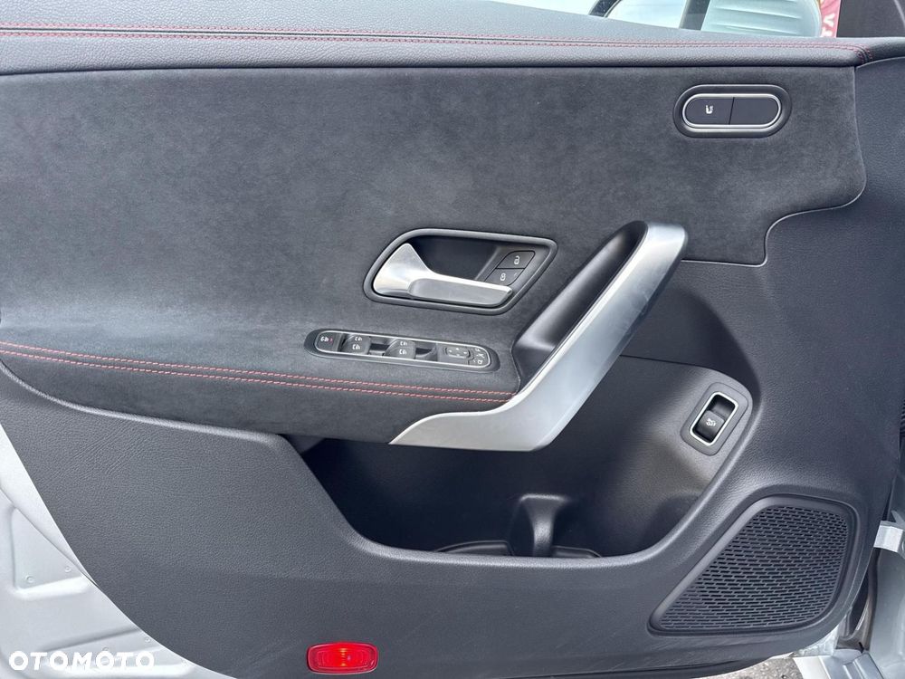 Mercedes-Benz CLA - 9