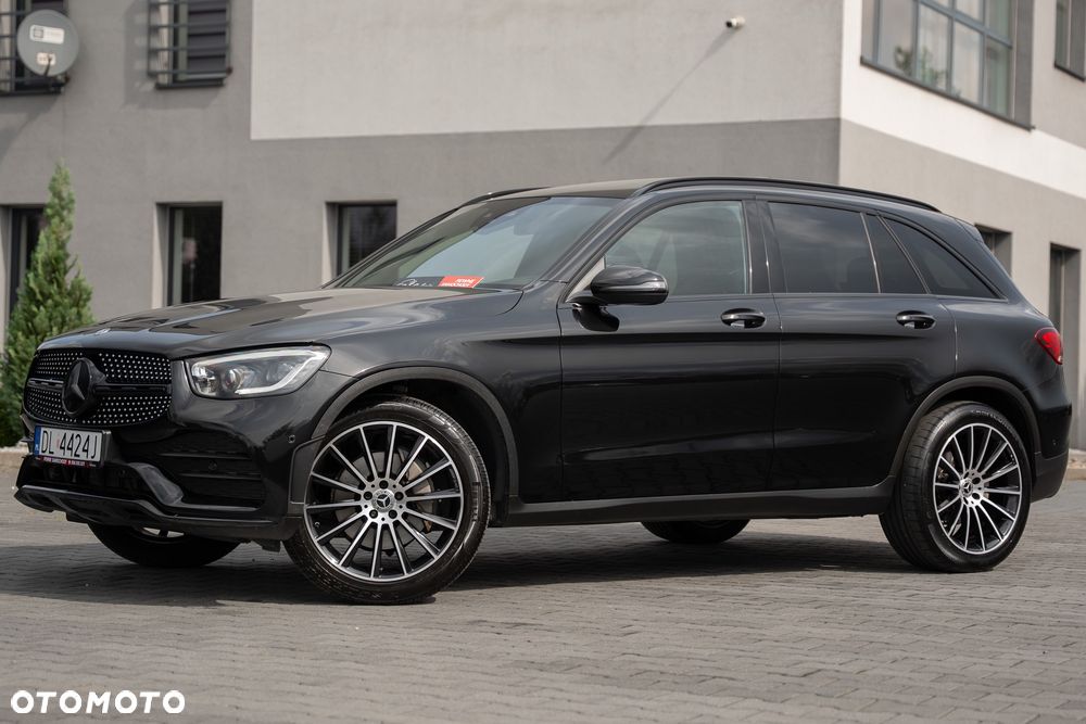 Mercedes-Benz GLC 200 4Matic 9G-TRONIC AMG Line - 9