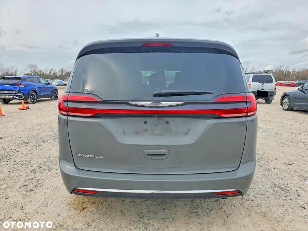 Chrysler Pacifica - 6