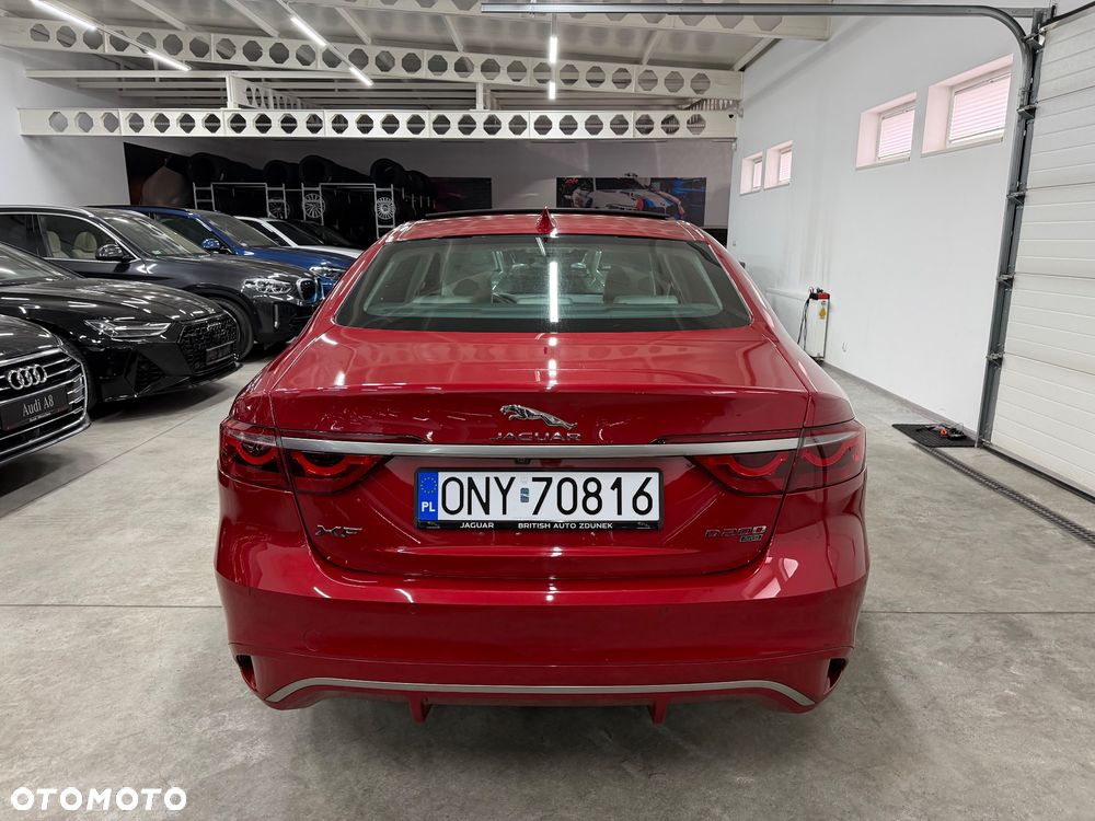 Jaguar XF 2.0 D200 mHEV AWD R-Dynamic SE - 9