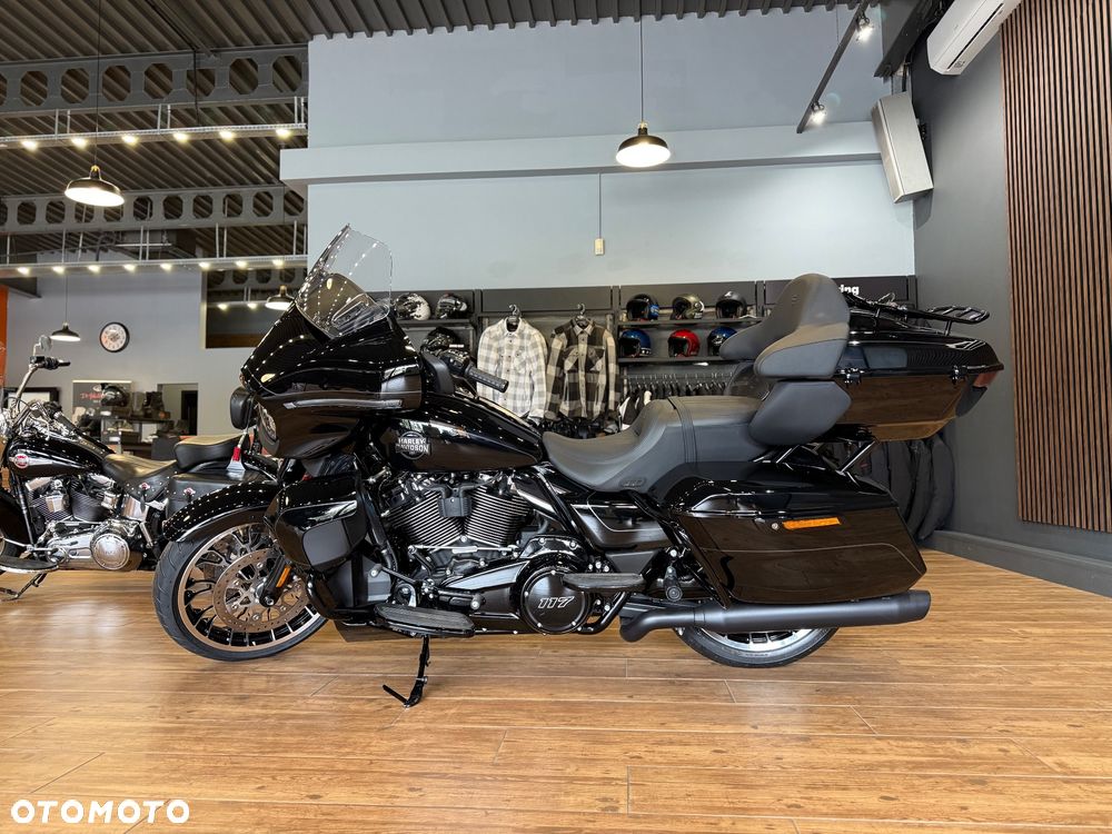 Harley-Davidson Touring Street Glide - 2